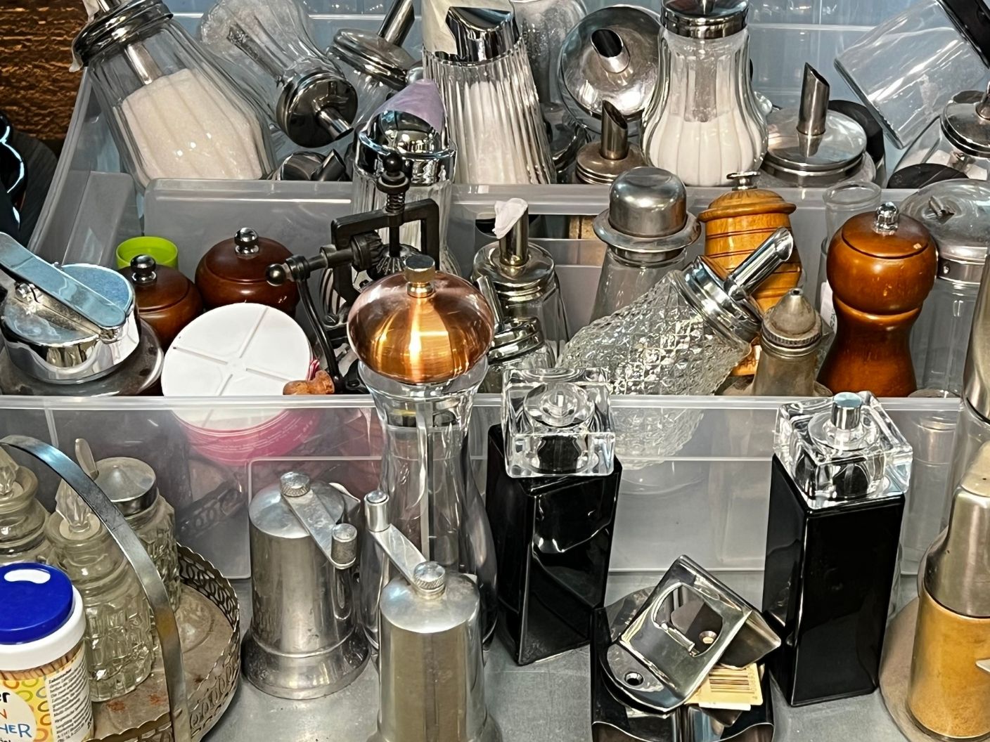 Diverse Salzsteuer, Zuckerstreuer, Pfefferstreuer, Menage