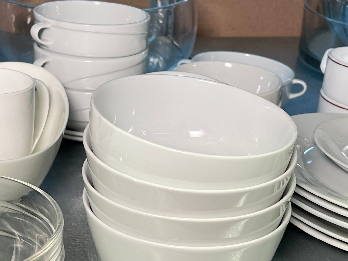 Weißes Gastro-Geschirr, verschiedene Serien – Bild 4