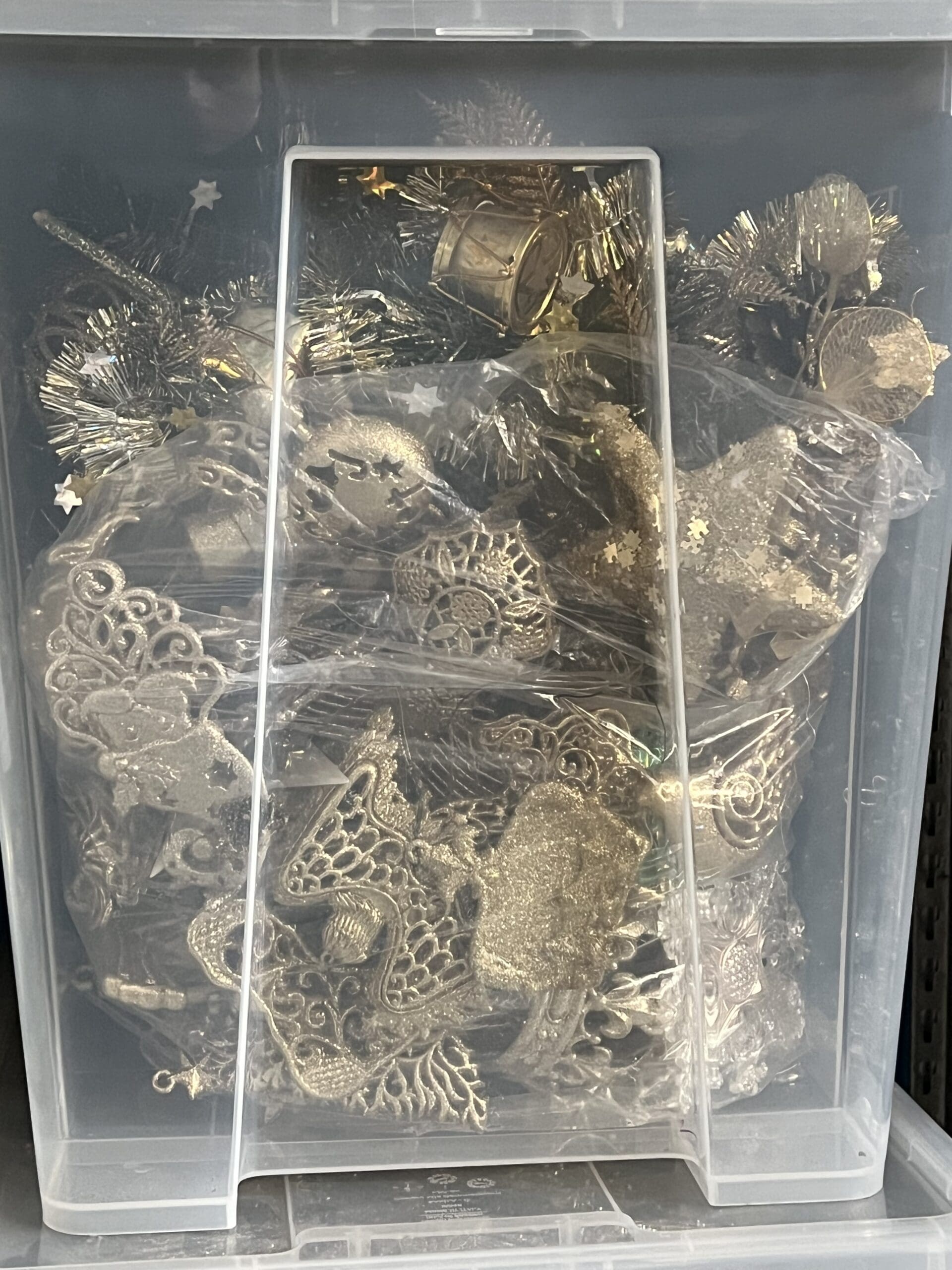 Christbaumdeko gold-figürlich, 1 Kiste