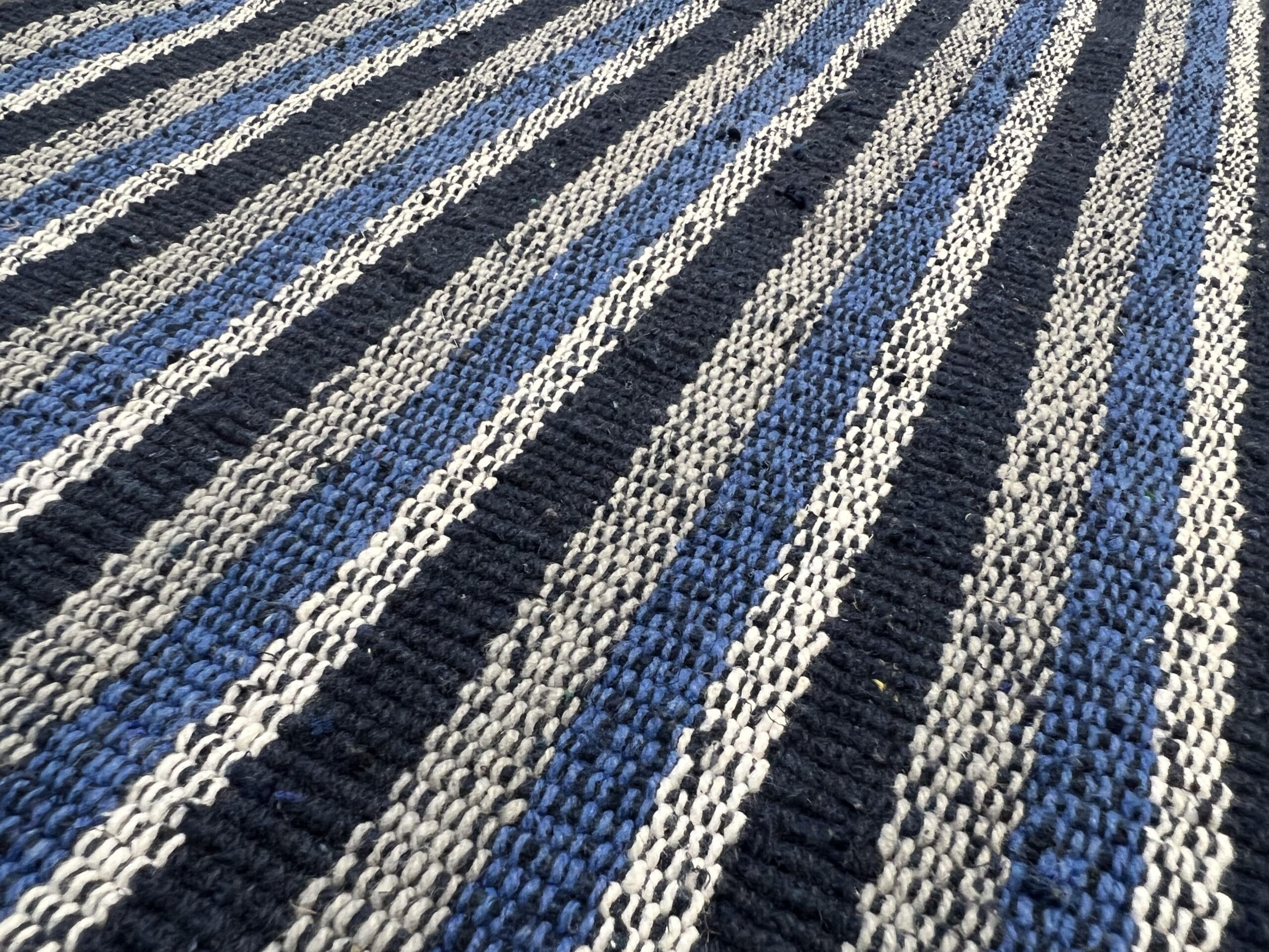 Teppich blau gestreift, 75 x 50 cm – Bild 2