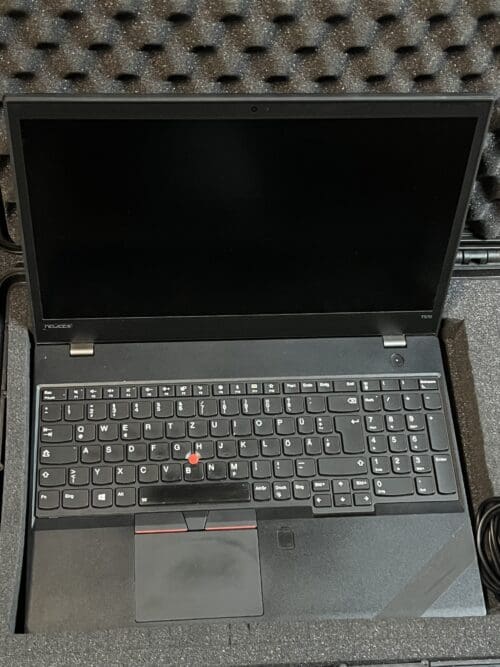 #20 Laptop Thinkpad Lenovo 15"