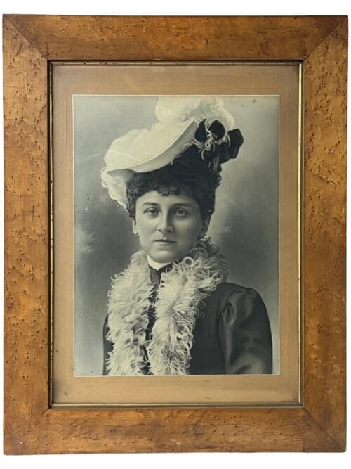 Fotografie Frauenportrait, 61 x 77 cm
