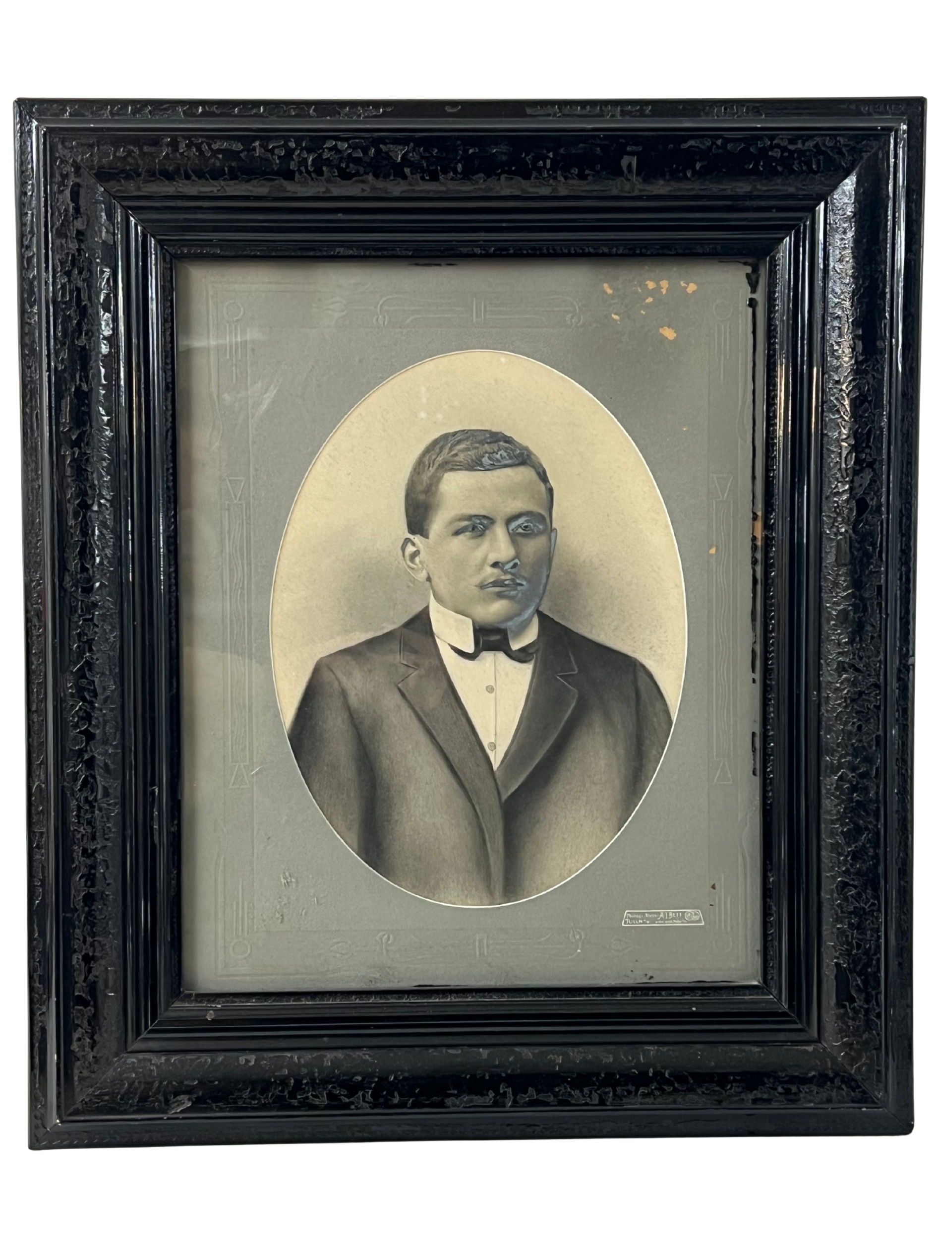 Männerportrait schwarz gerahmt, 61 x 72 cm